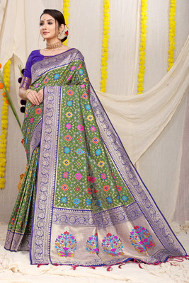 AMIRAT CLOTHING Printed Patola Pure Silk Saree(Light Green)