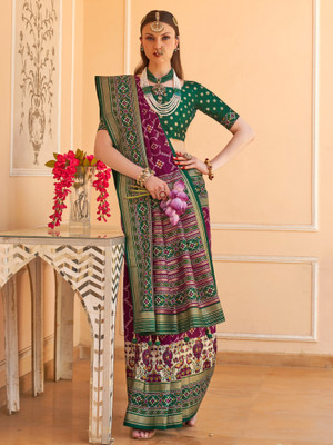 Tasrika Woven Patola Silk Blend Saree(Magenta)