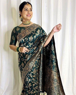 AMRUTKALA SAREES Woven Banarasi Silk Blend Saree(Green)
