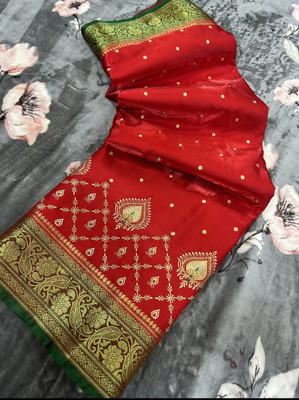 Divastri Embroidered Banarasi Satin Saree(Red)