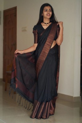 Madhuuram Fashion Woven Banarasi Art Silk Saree(Black)