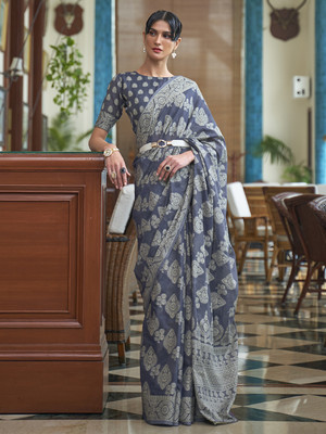 Divastri Self Design Bollywood Georgette Saree(Dark Blue)