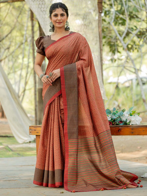Tasrika Printed Hand Batik Silk Blend Saree(Brown)