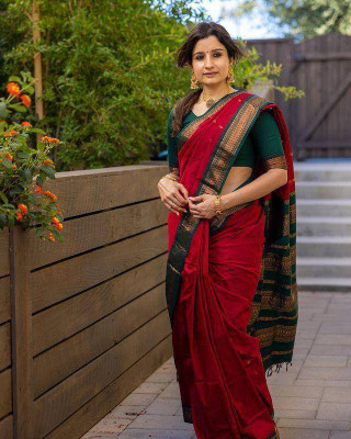 GATISHVAM TEXTILE Temple Border Banarasi Art Silk Saree(Red)