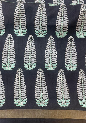 ritvi Floral Print Banarasi Cotton Blend Saree(Black)