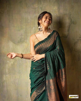 GATISHVAM TEXTILE Self Design Banarasi Art Silk Saree(Green)