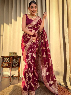 NIRLABH Striped Banarasi Pure Silk Saree(Maroon)