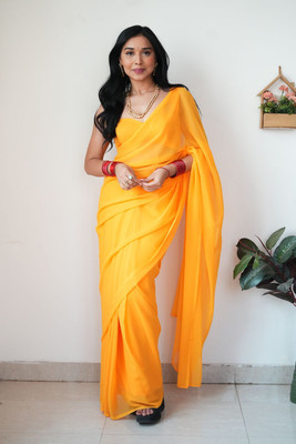 Moda Rapido Solid/Plain Bollywood Georgette Saree(Gold)