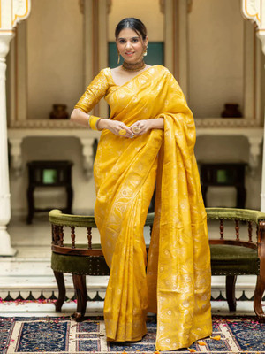 DHAYNAAND REEWA FASHION Floral Print Banarasi Jacquard Saree(Yellow)