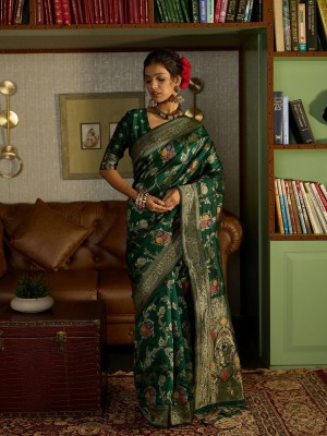 Vichitra Woven Banarasi Silk Blend Saree(Green)