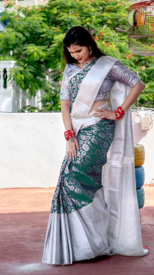 ESOMIC Striped Banarasi Pure Silk Saree(Green)