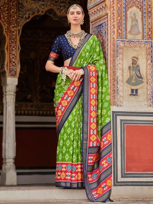 ANOUK Printed Pochampally Silk Blend Saree(Green)