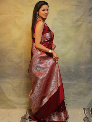 MADHAV Embellished Banarasi Art Silk Saree(Red)