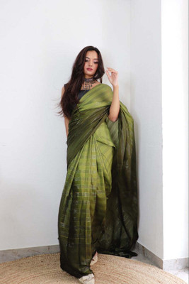 Bansari Textiles Solid/Plain Bollywood Chiffon, Silk Blend Saree(Green)