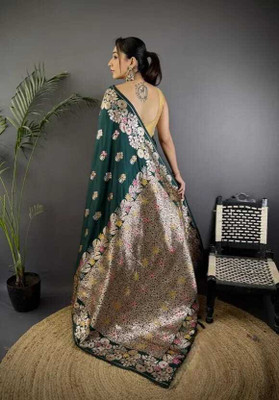 ISARA Floral Print Banarasi Art Silk Saree(Black)