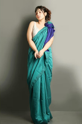 RIDDHIMAN FASHION Solid/Plain Handloom Cotton Blend Saree(Green, Blue)