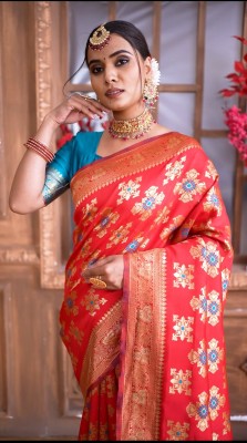 YAMUNA PRIYA Printed Patola Pure Silk, Silk Blend Saree(Red)