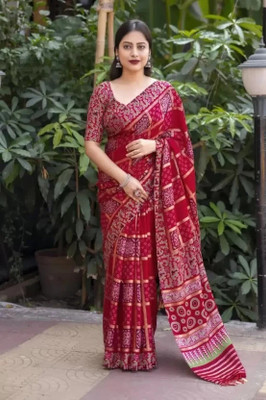 J6 Designers Printed Patola Silk Blend Saree(Red)