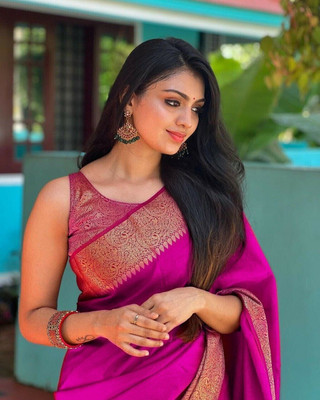 HouseOfCommon Embellished Kanjivaram Art Silk, Jacquard Saree(Pink)