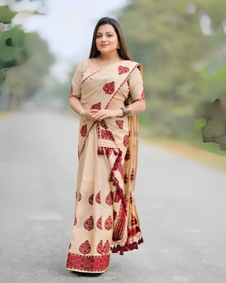 Plothah: Woven, Self Design Mekhela Chador Silk Blend Saree(Beige)