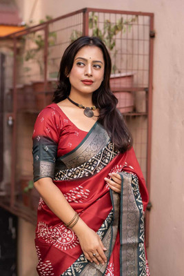 Dhanlaxmi CreationLLP Printed Hand Batik Cotton Silk Saree(Red)
