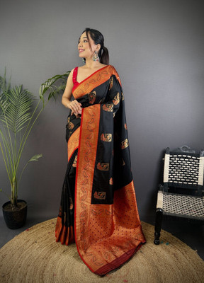 Tasrika Woven Banarasi Cotton Silk Saree(Multicolor)
