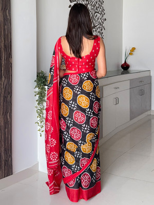 Sareemall Printed Ikkat Cotton Blend Saree(Black)