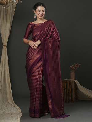 Divastri Woven Kanjivaram Silk Blend Saree(Purple)