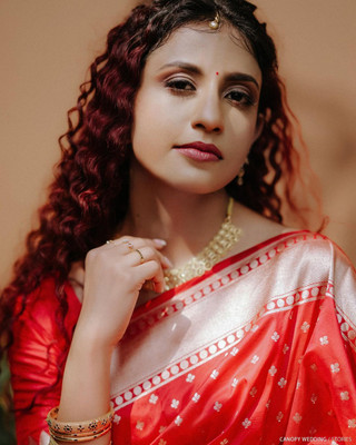 KM CREATION Self Design Banarasi Art Silk Saree(Red)
