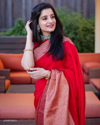 ANUVRATA Woven Banarasi Jacquard Saree(Red, Gold)