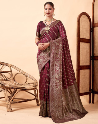 Divastri Woven Kanjivaram Silk Blend, Jacquard Saree(Maroon)