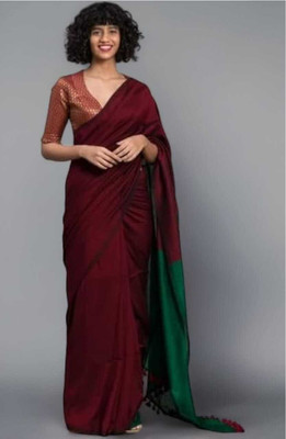 Lakshmi Boutique Self Design Handloom Cotton Blend Saree(Green, Dark Blue)