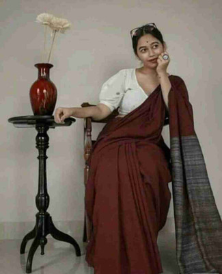 Sandhyatara Solid/Plain Handloom Cotton Blend Saree(Maroon)