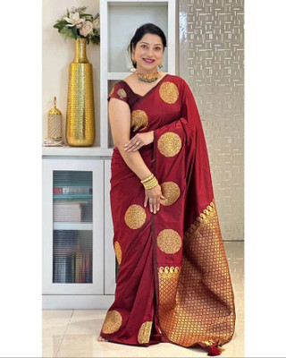 HouseOfCommon Embellished, Self Design, Woven Kanjivaram Jacquard, Silk Blend Saree(Maroon)