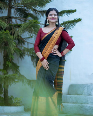 SuperLaxmi Woven Narayanpet Pure Cotton, Silk Blend Saree(Green)