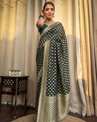 RUCHAA FASHION Woven Banarasi Silk Blend Saree(Dark Green)