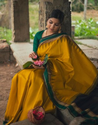 Samah Woven, Embellished, Self Design Banarasi Art Silk Saree(Mustard, Gold, Dark Green)