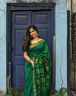Moda Rapido Woven Banarasi Silk Blend Saree(Green)