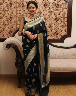 Divastri Woven, Embellished Banarasi Silk Blend, Jacquard Saree(Black)
