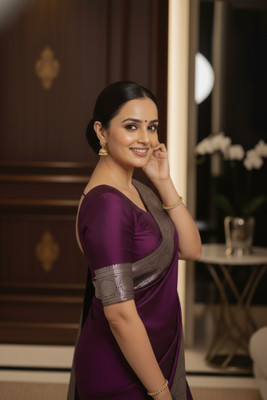 Afronza Woven, Solid/Plain Bollywood Satin, Silk Blend Saree(Purple)