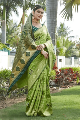 Nirvaan Woven Banarasi Art Silk Saree(Green)