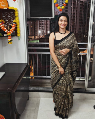 ROFOLO Printed, Geometric Print Bollywood Art Silk Saree(Black)