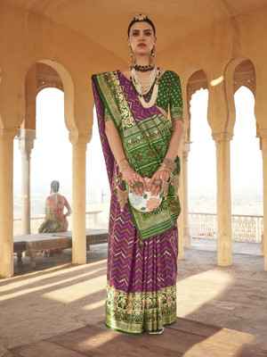 Elora Woven Ikkat Silk Blend Saree(Magenta)