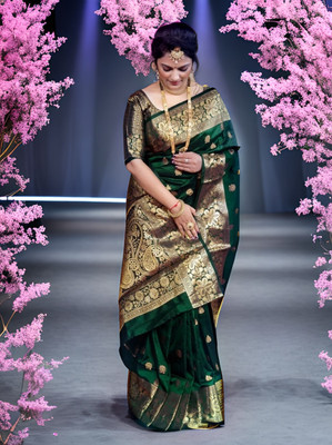 BOUGHTNOW Woven Banarasi Pure Silk Saree(Dark Green)