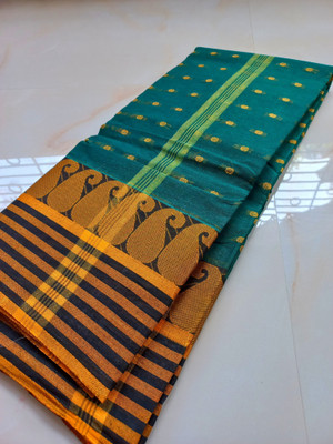 J KunduHouse Self Design Tant Pure Cotton Saree(Green)