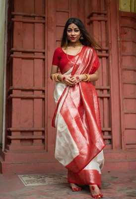 MISS WEARS Self Design Bollywood Silk Blend Saree(White)