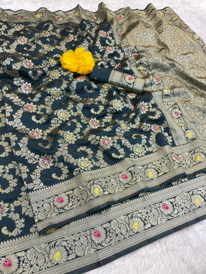 HB VENTURE Striped Banarasi Silk Blend Saree(Multicolor)
