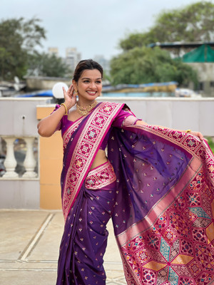 Yogik Creation Floral Print Banarasi Silk Blend Saree(Purple)