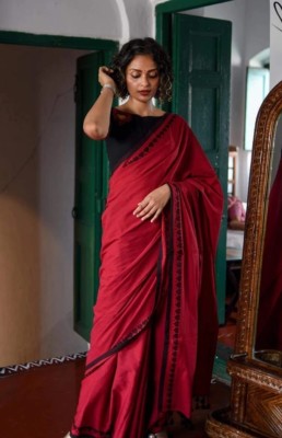 Sandhyatara Self Design Handloom Pure Cotton Saree(Red)