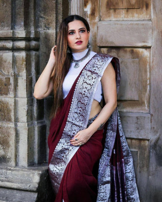K SALIYA ENTERPRISE Floral Print Banarasi Silk Blend Saree(Maroon)